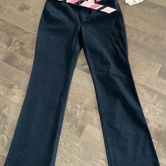 Jones New York Sport Size 12 Black Bootcut Jeans Belt Inseam 32 NWT - Picture 6 of 10